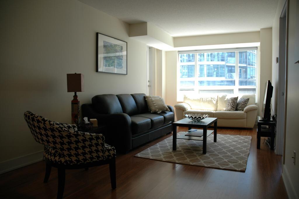 Livingsuites Toronto - 20 Blue Jays Way エクステリア 写真
