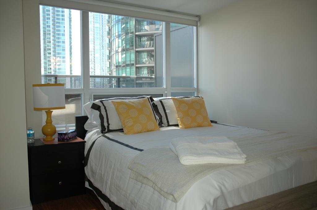 Livingsuites Toronto - 20 Blue Jays Way エクステリア 写真