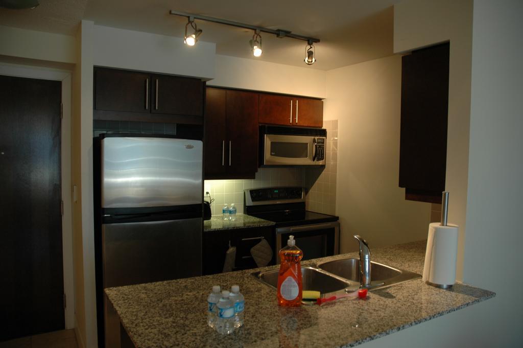 Livingsuites Toronto - 20 Blue Jays Way エクステリア 写真